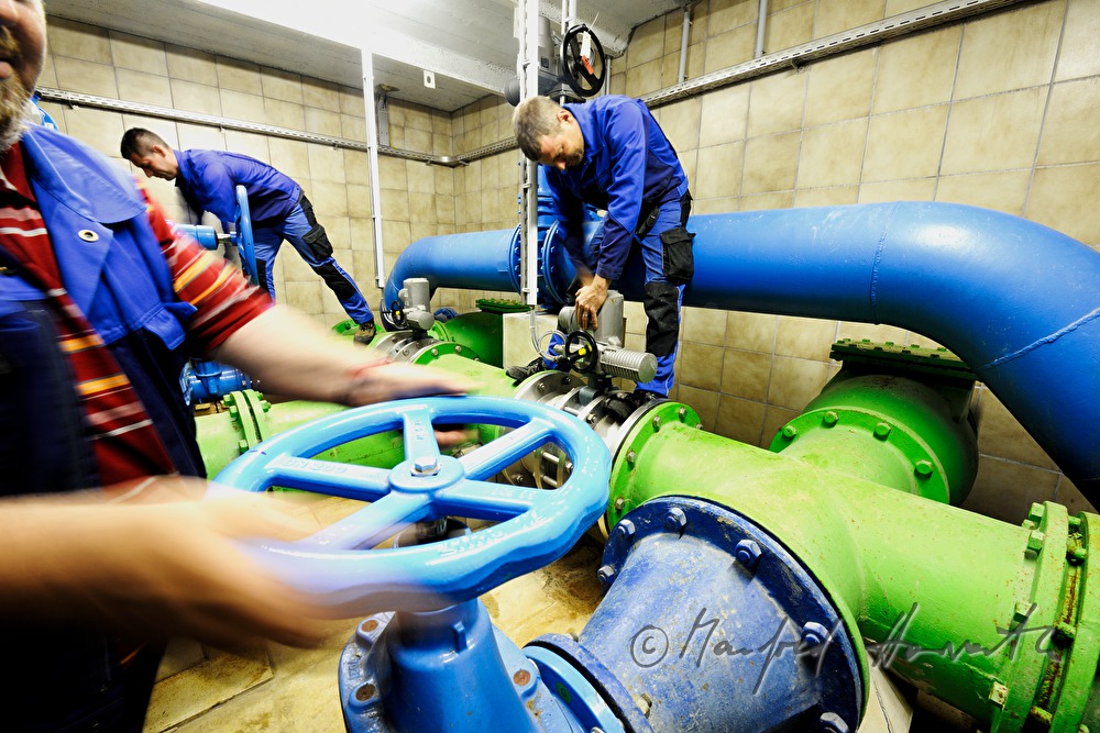 Wartungsarbeiten bei den Leitungen mit Trinkwasser