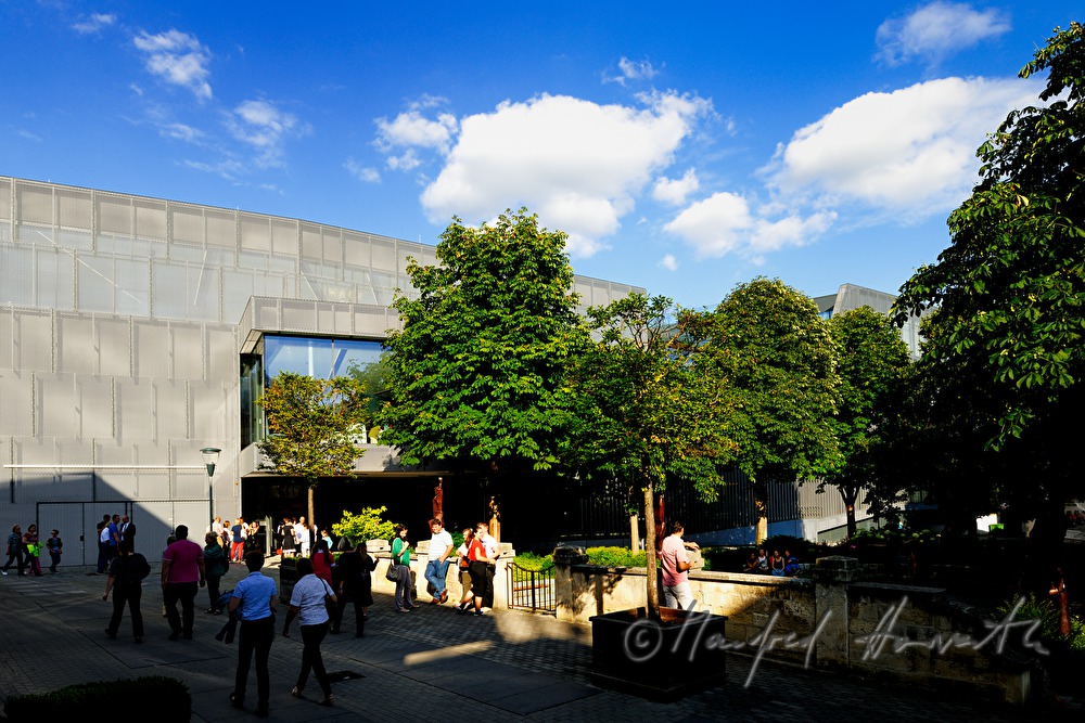 Haupteingang zum Kulturzentrum