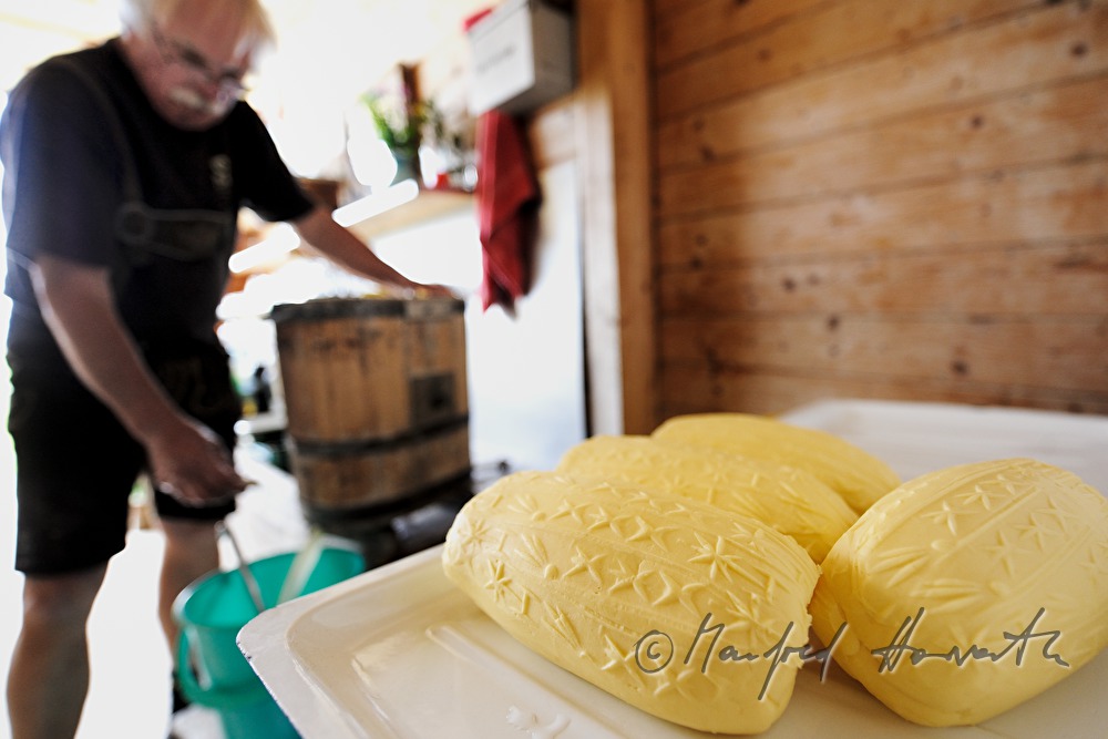 frisch gemachte Butter mit eingewalzter Verzierung