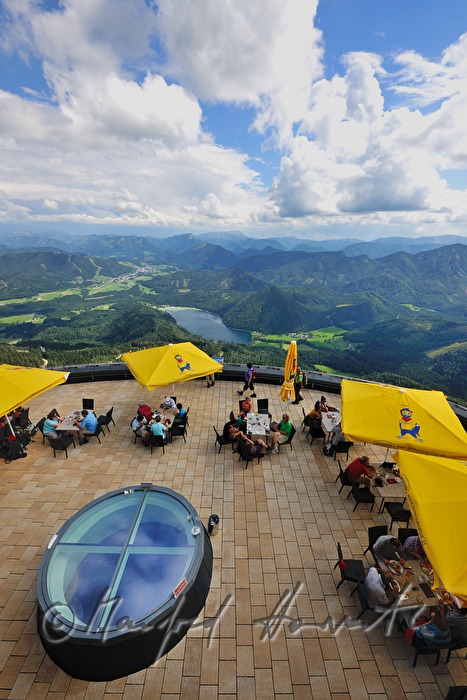 Sonnentarrasse des Terzerhaus auf der Gemeindealpe (1626 Meter)