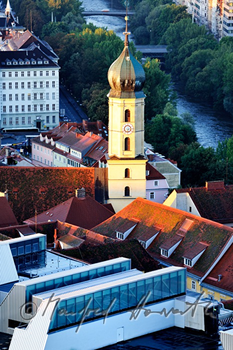 Blick vom Schloßberg auf die Altstadt und Franziskanerkirche