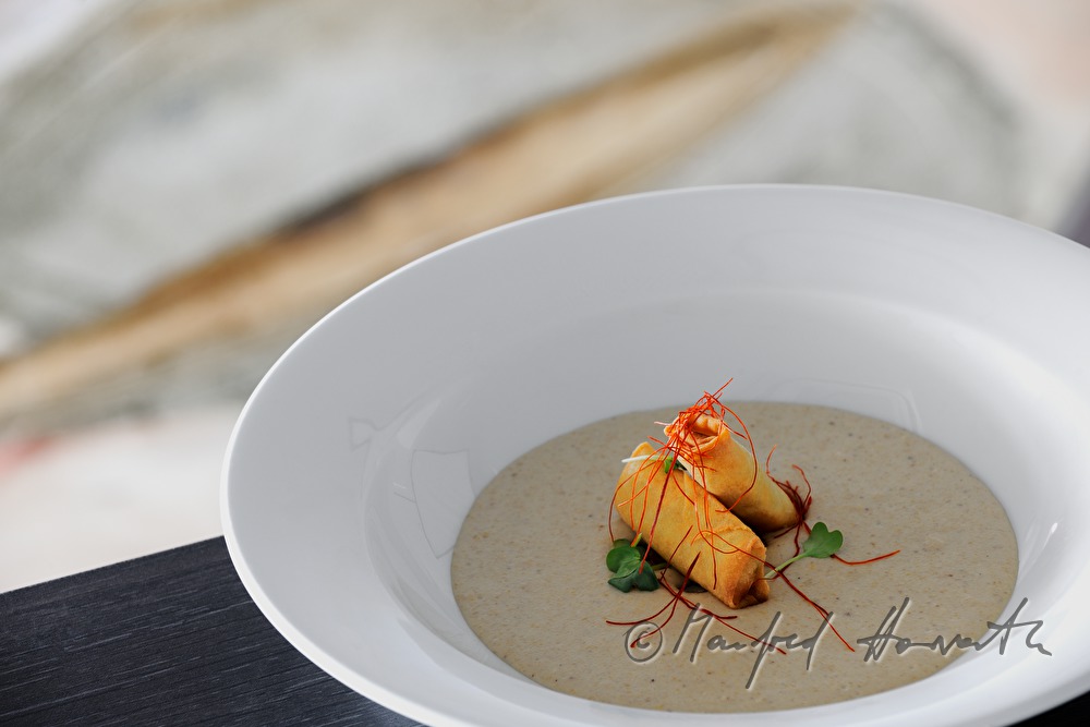 Maroni-Nussuppe mit Blunzen-Wan-Tan