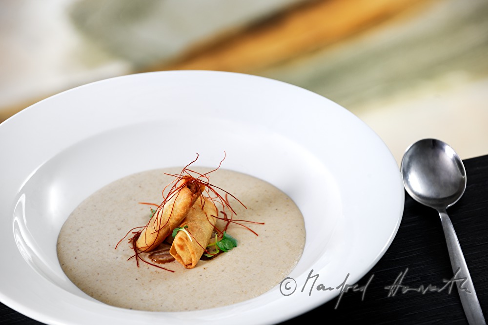 Maroni-Nussuppe mit Blunzen-Wan-Tan