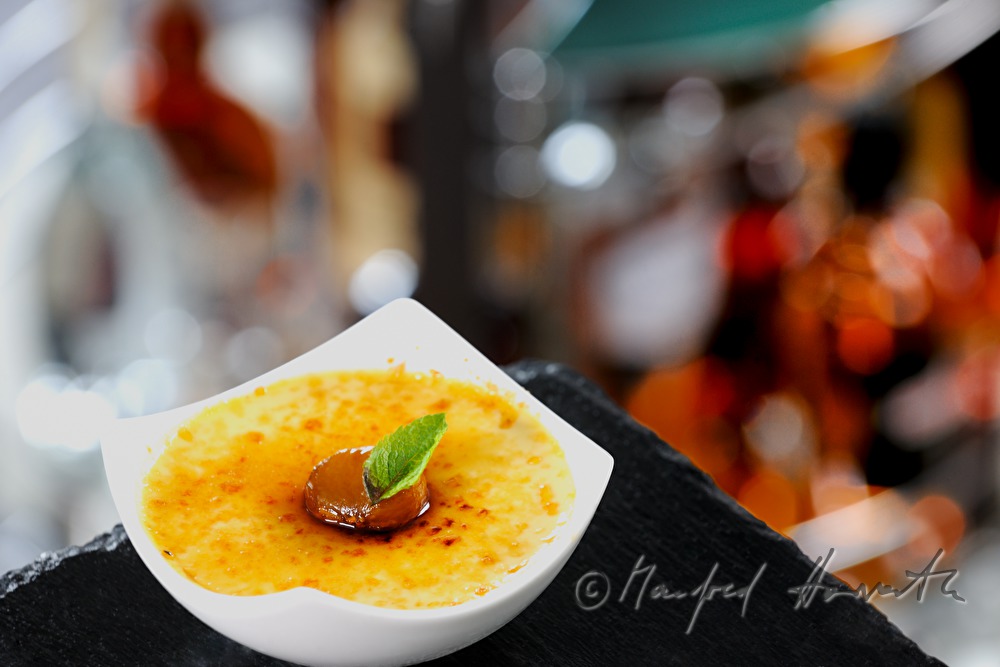 Maroni-Creme-Brulee mit Portwein-Rosineneis