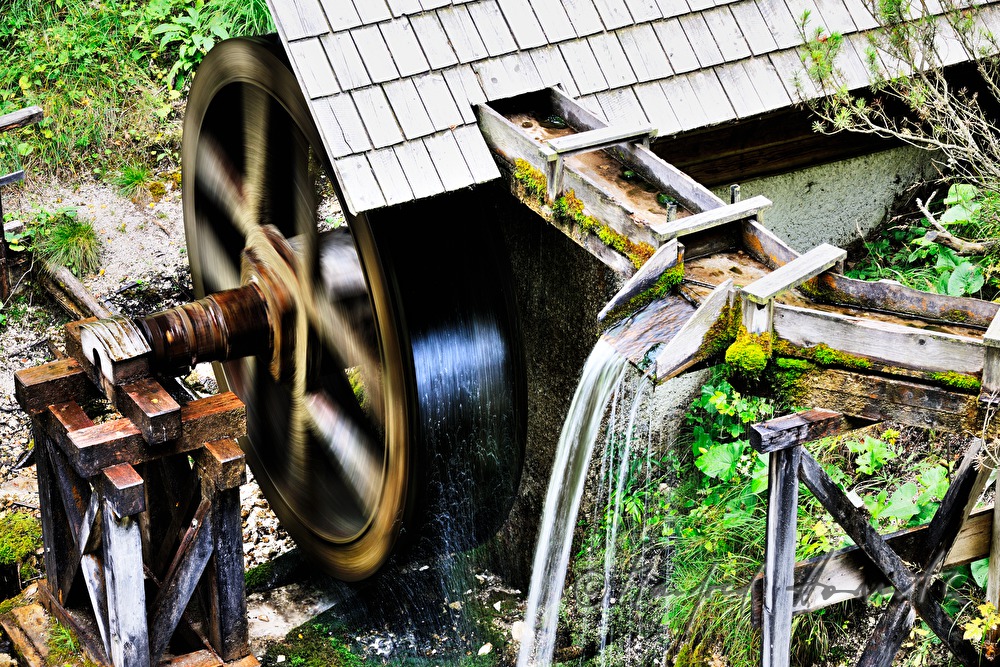 Mühle mit Wasserrad beim Hagengut