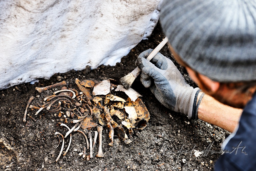 Archäologen legen einen mittelalterlichen Friedhof frei
