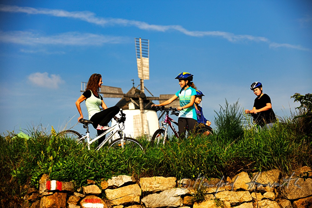 Radfahrer bei der Windmühle