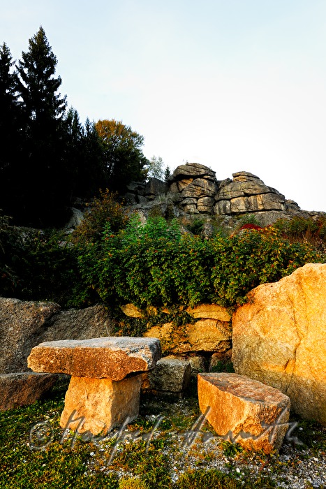 Granitformation und öffentlicher Picknickplatz