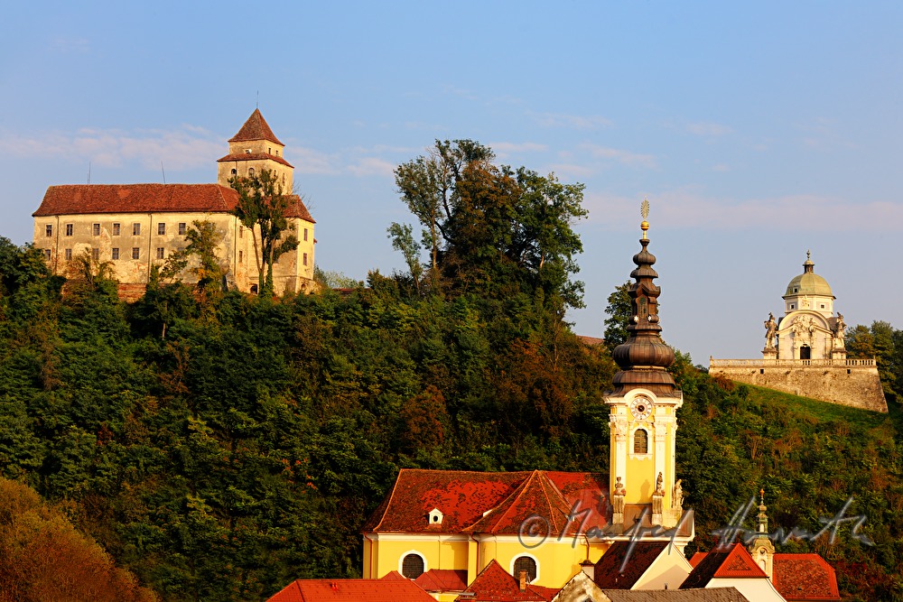 Schloss Ehrenhausen, Barockkirche und Mausoleum