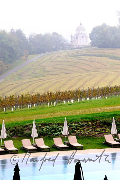 Schwimmbecken des Hotels 