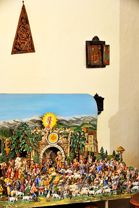 handbemalte Papier Krippenfiguren von Juri Knaposky (Tschechien, 20.Jhdt)