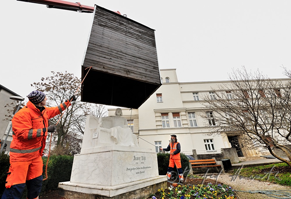 Franz-Liszt-Denkmal bekommt winterfeste Abdeckung