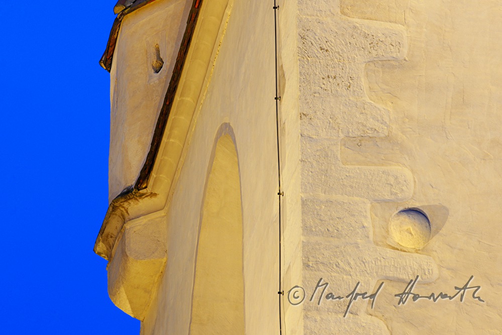 Kanonenkugel aus Türken-Beschuss (1532) steckt im Turm