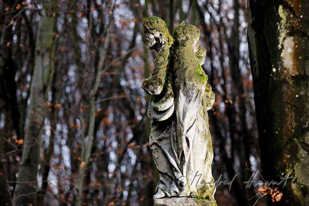 Wegkreuz an der Wasserscheide