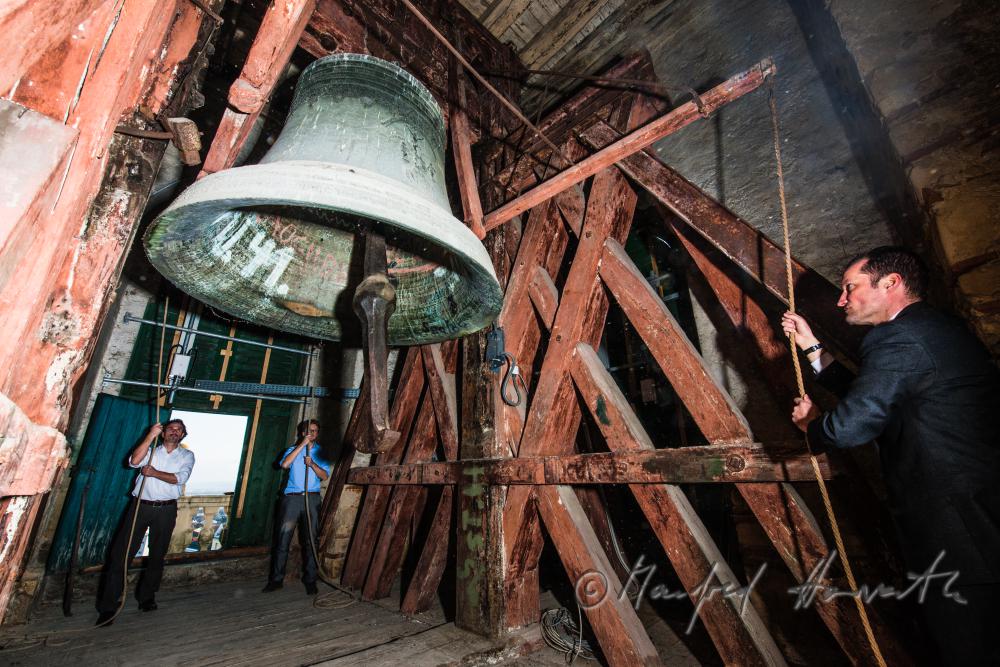Läuten der Glocke zum Begräbnis von Fürstin Melinda