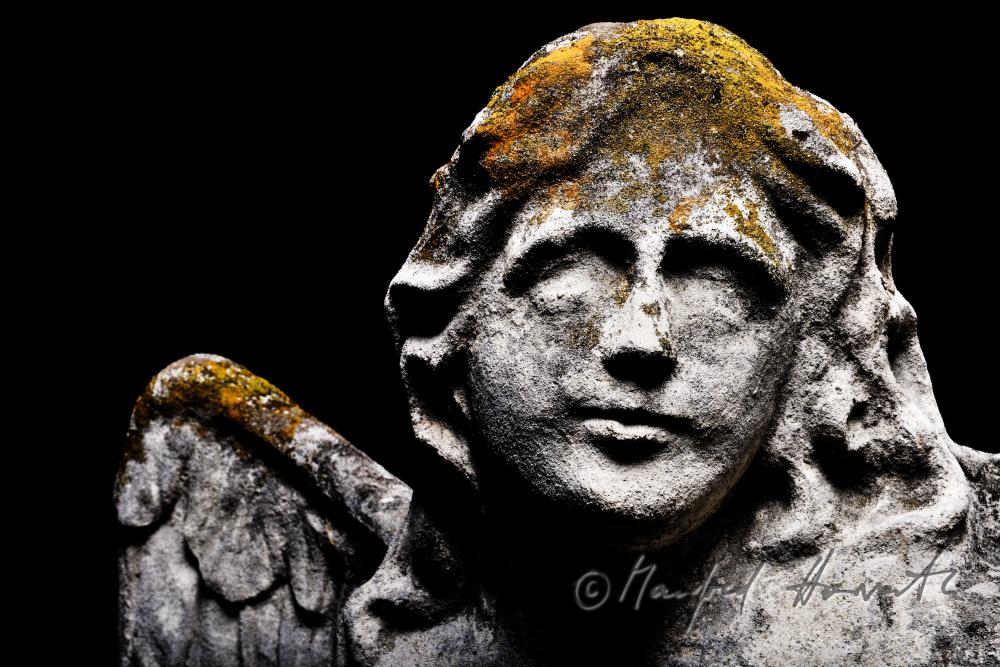 Barock-Sandsteinfigur (Engel) auf dem Kalvarienberg