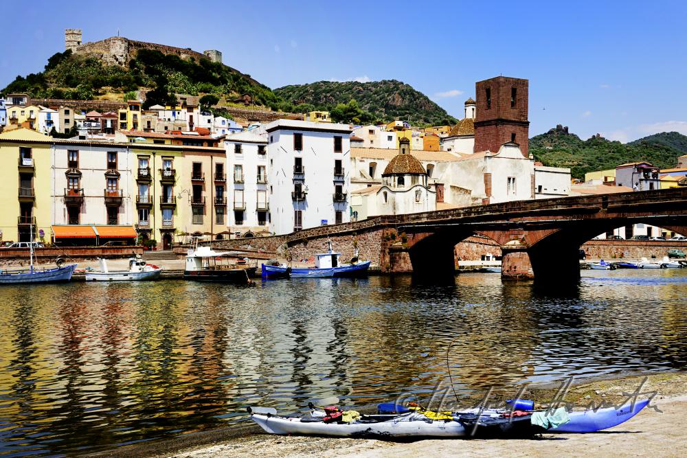 Brücke über den Terno Fluss und Schloss 
