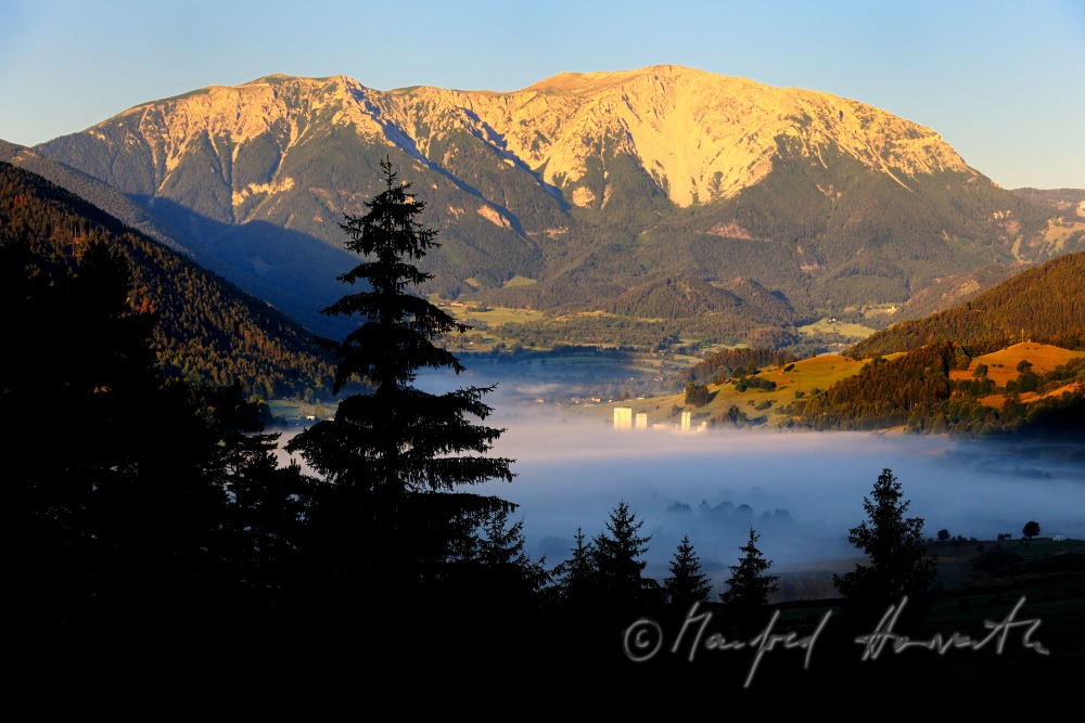 Blick von Grünbach zum Schneeberg
