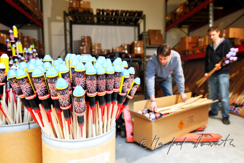 Feuerwerk-Raketen im Lager