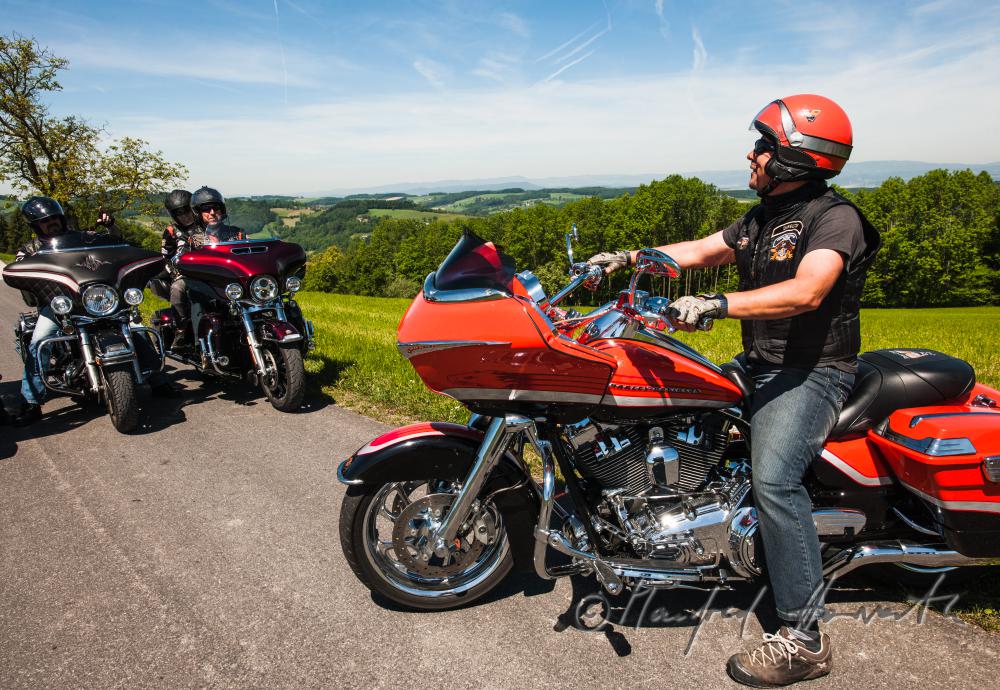 Motorradfahrt mit Harley Davidson-Motorrädern