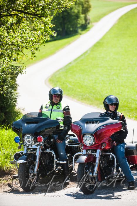 Motorradfahrt mit Harley Davidson-Motorrädern