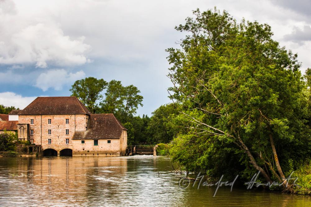 Mühle am Fluß La Seille