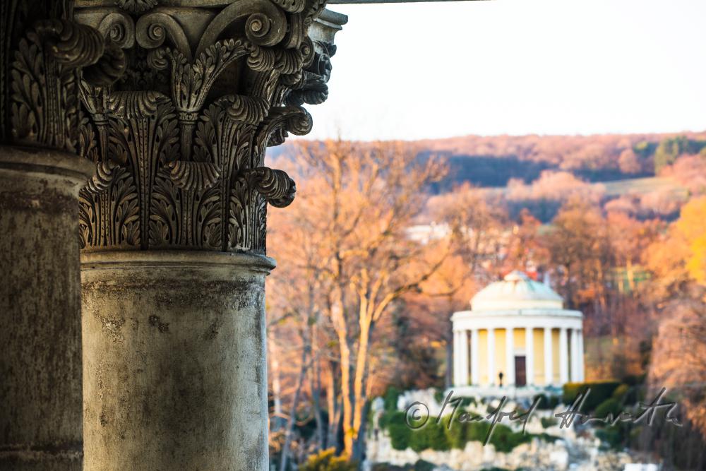 Säulen von Schloss Esterhàzy und Leopoldinentempel