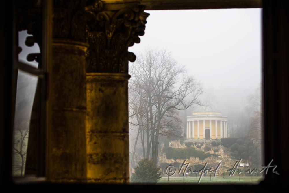 Säulen von Schloss Esterhàzy und Leopoldinentempel