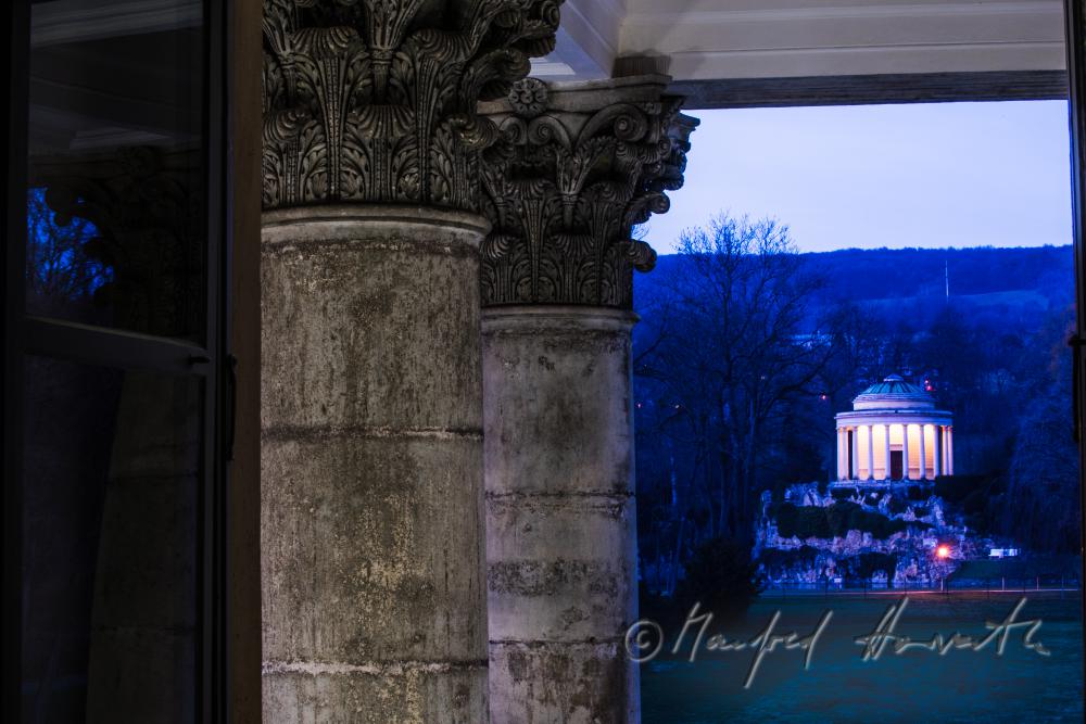 Säulen von Schloss Esterhàzy und Leopoldinentempel