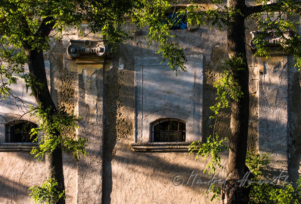 Fassade an der Hauptstrasse