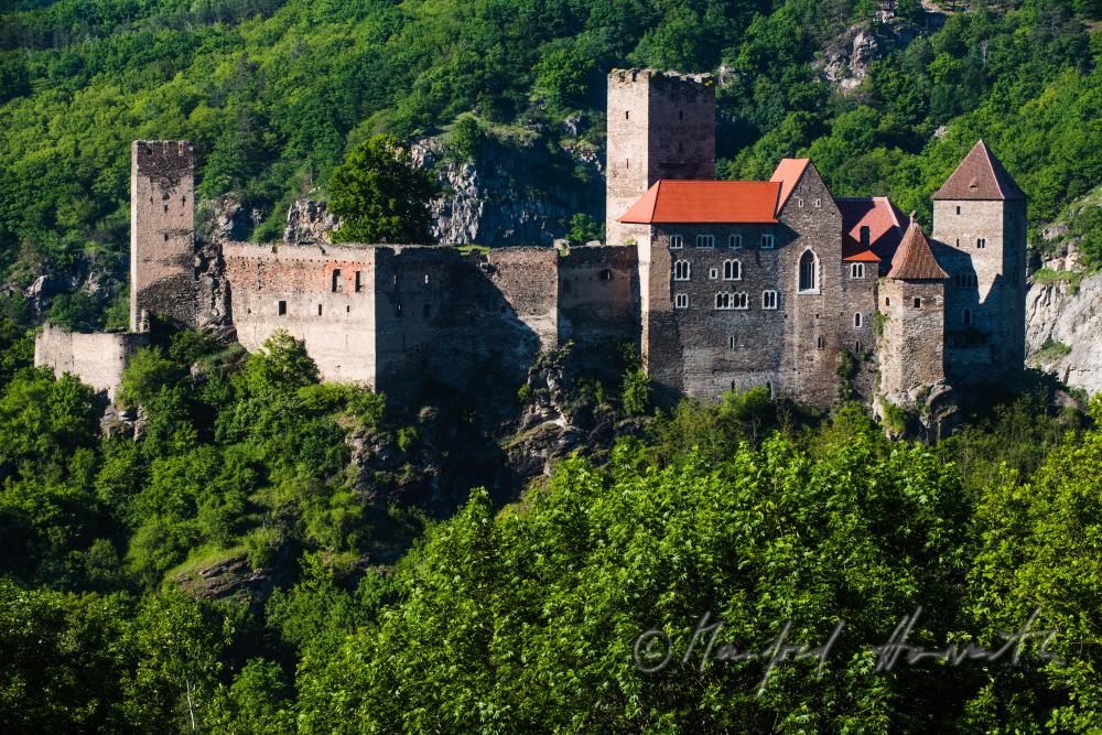 Burg Hardegg im Kessel des Thayatales