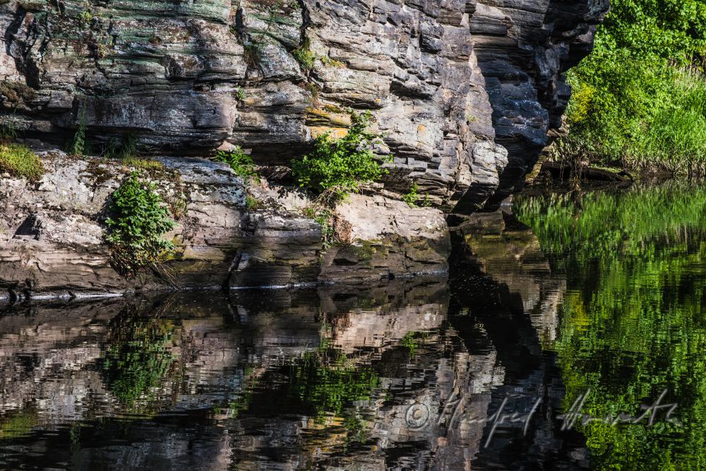 steiles, felsiges Ufer beim Umlaufberg
