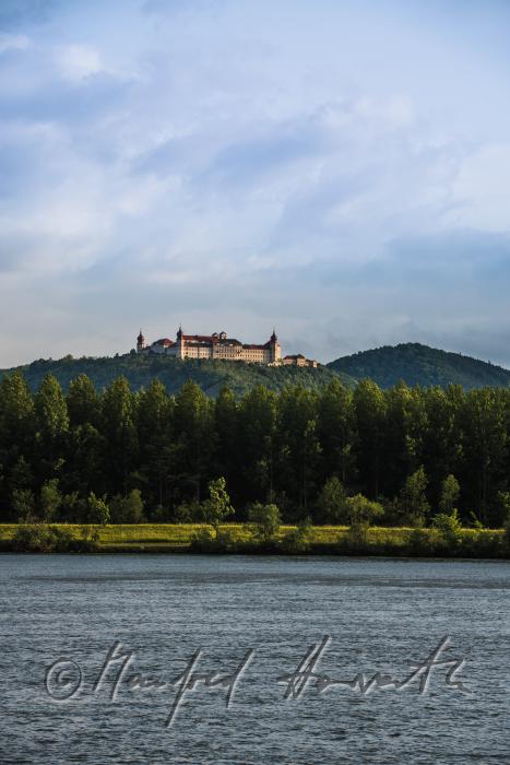 Donau-Ufer und Stift Göttweig