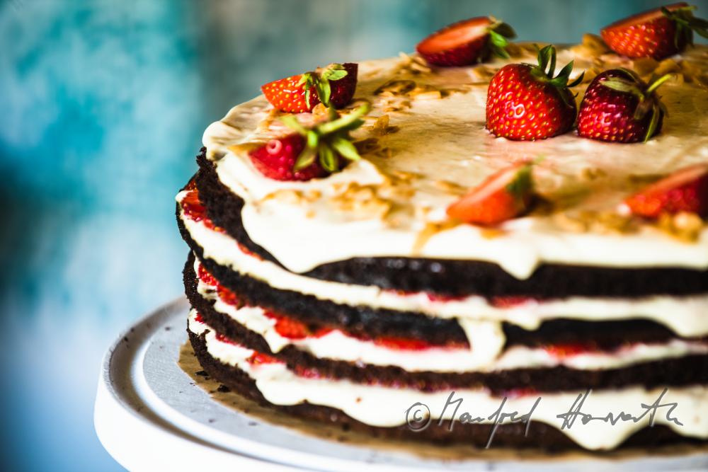 Erdbeer-Schokoladen-Torte mit selbst gezogenen Erdbeeren