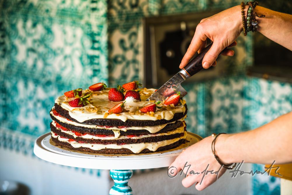 Erdbeer-Schokoladen-Torte mit selbst gezogenen Erdbeeren