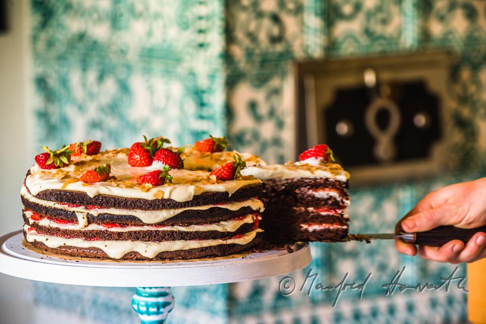 Erdbeer-Schokoladen-Torte mit selbst gezogenen Erdbeeren