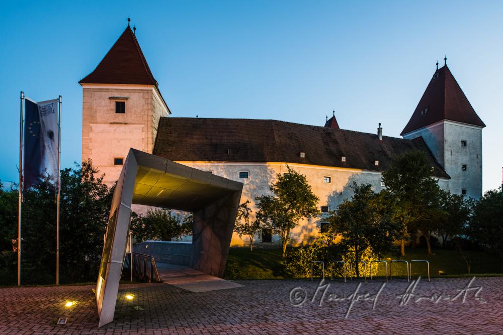 Schloss Orth und Eingang zum Nationalpark Donau Auen