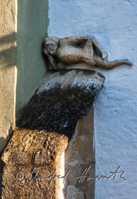 Skulptur am ehemaligen Kranken- und Waisenhaus (1520)
