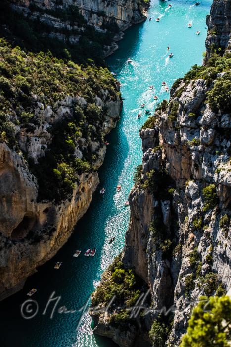 Fluss Verdon mit Ausflugsbooten beim 