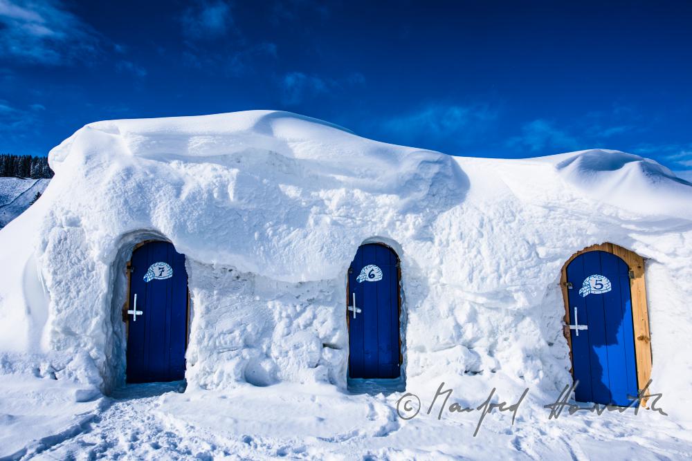 Eingang zu den Iglu-Hotels im 
